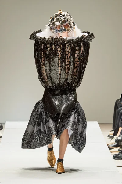 Look 4